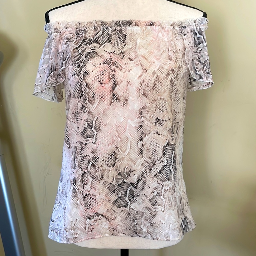 NWOT White House Black Market Off-Shoulder Blouse